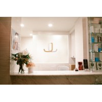 The Levine Center for Plastic Surgery logo - Similar company to Hedge New York
