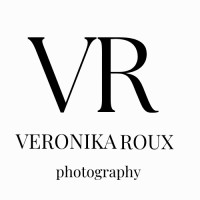 Veronika Roux Photography logo - Similar company to Services Groupe Pur Inc.