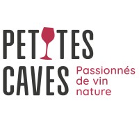 Petites Caves logo - Similar company to Les Grappes Services (Ex Plugwine)