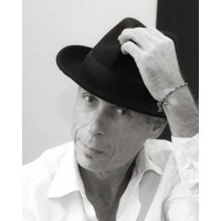 Marc Knecht Photographe logo - Similar company to Tada Studio