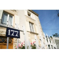 Clos des Moulins logo - Similar company to Parenthèse Concept Room