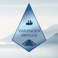 Varanger Brygge logo - Similar company to Varangertunet