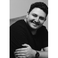 Gustavo Ribeiro logo - Similar company to Gustavo Ribeiro Design