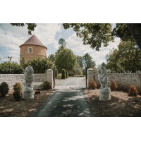 Château La Tilleraie logo - Similar company to Agence So' Surprises