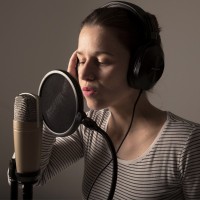 Tanya Vidreiro Costa🎙️Voice Artist logo - Similar company to Distrito38