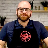 Sauce Stache logo - Similar company to Se Media