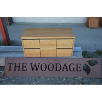 Solid Timber Tops by The Woodage logo - Similar company to Mussett Holdings