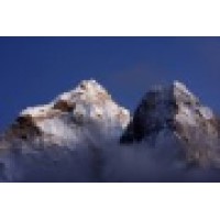 I  am Family adventure trek and expedtion. logo - Similar company to Foothills Family Adventures
