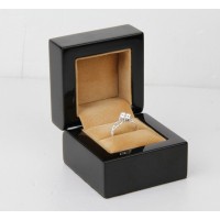 Wood Box logo - Similar company to The Wood Pallets