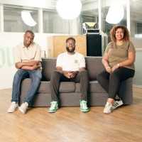 Laten We Praten de Podcast logo - Similar company to Nexxt | Va & Businesscoach Voor Creatieve Ondernemers