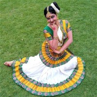 Mohiniyattam logo - Similar company to Kuchipudi Kalakshetra