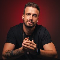 Douglas Gomides - Treinamento | Marca Pessoal | Social Selling | Mentoria LinkedIn logo - Similar company to Explore Branding