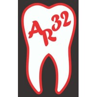 AR 32 Signature Smiles Executive Poly Dental care Centre logo - Similar company to Simplyortho