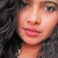 Struggler girl logo - Similar company to Trip Trek Holiday