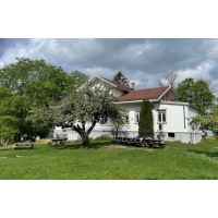 STIFTELSEN BERGHOFF BARNEHAGE logo - Similar company to Somebodymakeit