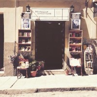 Desperate Literature Bookshop logo - Similar company to Arrebato Libros