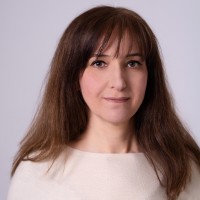 Lara Peviani Videographer logo - Similar company to O