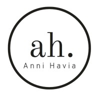 Anni Havia | Shitshow Therapist logo - Similar company to The Creative Shit Show