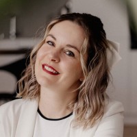 Sonja Keller - Interior Design logo - Similar company to Petra Winteler Interior Design