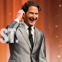 Tim Cusack:  Speaker, Trainer, Corporate Entertainer