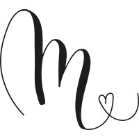 Mariele Oliveira Fotografia logo - Similar company to Levitar Aviation  Intelligence