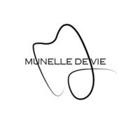 Munelle de Vie logo - Similar company to Fsi Apparel