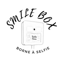 Photobooth Smile Box logo - Similar company to Smilebox