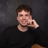 Maurice van gen Hassend | Freelance Social Media Creative logo - Similar company to Growthartisan