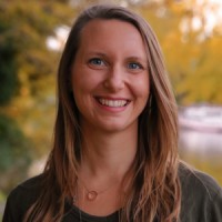 MILLIONAIRE MOVES 👑👣 logo - Similar company to Karineleblanc.Com