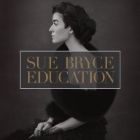 Sue Bryce Education logo - Similar company to White Room Studios