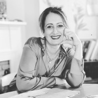 Pia Cameron Interiors logo - Similar company to Bloom.