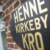 Henne Kirkeby Kro logo - Similar company to Plates Group