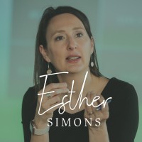 Esther Simons - Luistert, Beweegt, Verbindt