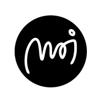 Hos Moi
