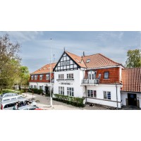 Esrum Kost- & Friskole logo - Similar company to Macmann Berg