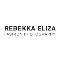 Rebekka Eliza - Fashion Photography logo - Similar company to Packshot.Pt - Fotografia De Produto