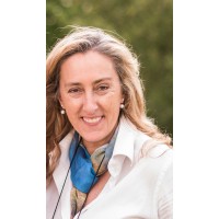 Olivia Magalhães | Destination Wedding Planner Expert logo - Similar company to Propelyour.Com