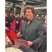Tom Cruise logo - Similar company to Keanu Reeves