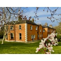 Clone Country House logo - Similar company to Virtually Irish