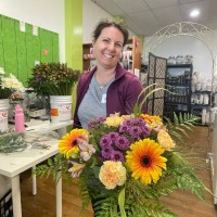 Bea's Flowers logo - Similar company to Falco Ux