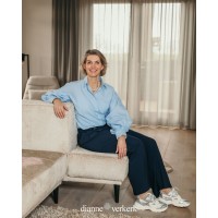 Dianne Verkerk logo - Similar company to Caravan2Live