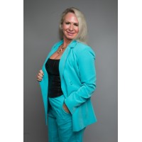 Label Free Podcast logo - Similar company to Lakefront Pictures