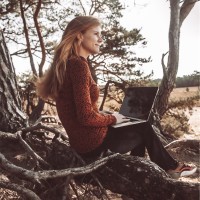 Evy's Stories logo - Similar company to Leika Vitaal