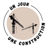 Un jour, Une construction