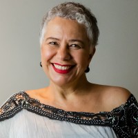 Tina Carvalhaes - Fotografia, Educação e Arte logo - Related company intelligence peer for Studio Daniel Rosa