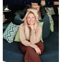 Kelly Mortimer - Wedding Industry logo - Similar company to Weddingpro Insiders