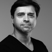 X A V I E R H O U Y Design Studio