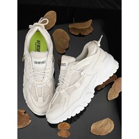 shoes logo - Similar company to Qucoso