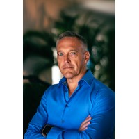 Disruptive Leadership logo - Similar company to Disruptiq