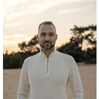 SerdarAgdere.com logo - Similar company to Relevant Online